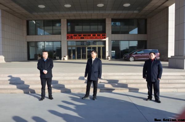 一滕集團舉行大年初一迎新春團拜活動集團黨委書記、董事長滕鴻儒向全體職工拜年