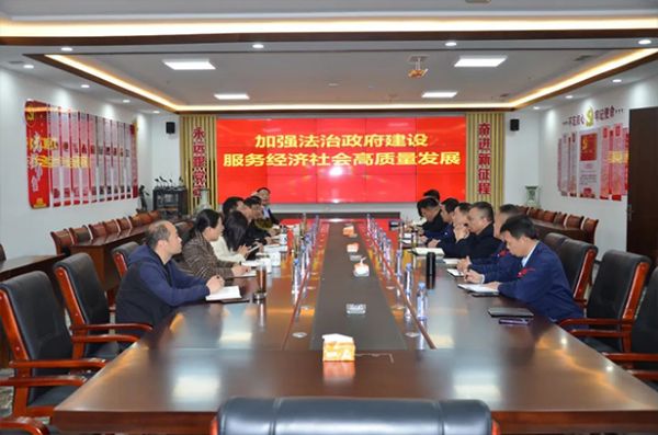 市委黨校2024年度科級(jí)干部進(jìn)修班、中青年骨干培訓(xùn)班學(xué)員到一滕集團(tuán)調(diào)研