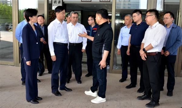 省住房城鄉(xiāng)建設(shè)廳黨組書記任海濤到一滕集團(tuán)調(diào)研指導(dǎo)工作