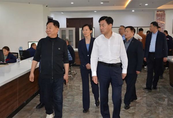 省住房城鄉(xiāng)建設(shè)廳黨組書記任海濤到一滕集團(tuán)調(diào)研指導(dǎo)工作